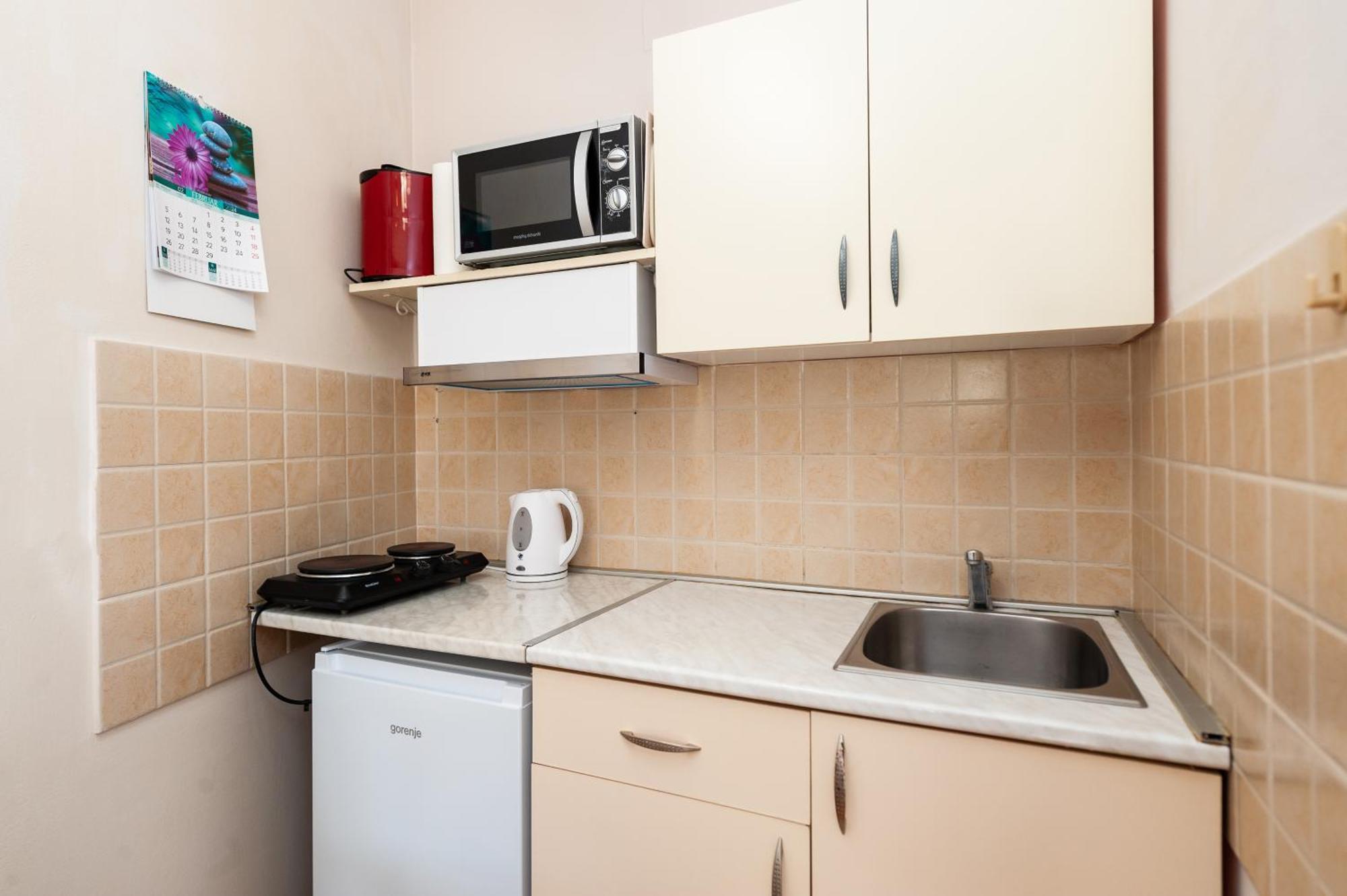 Momo'S Studio Apartment スボティツァ エクステリア 写真